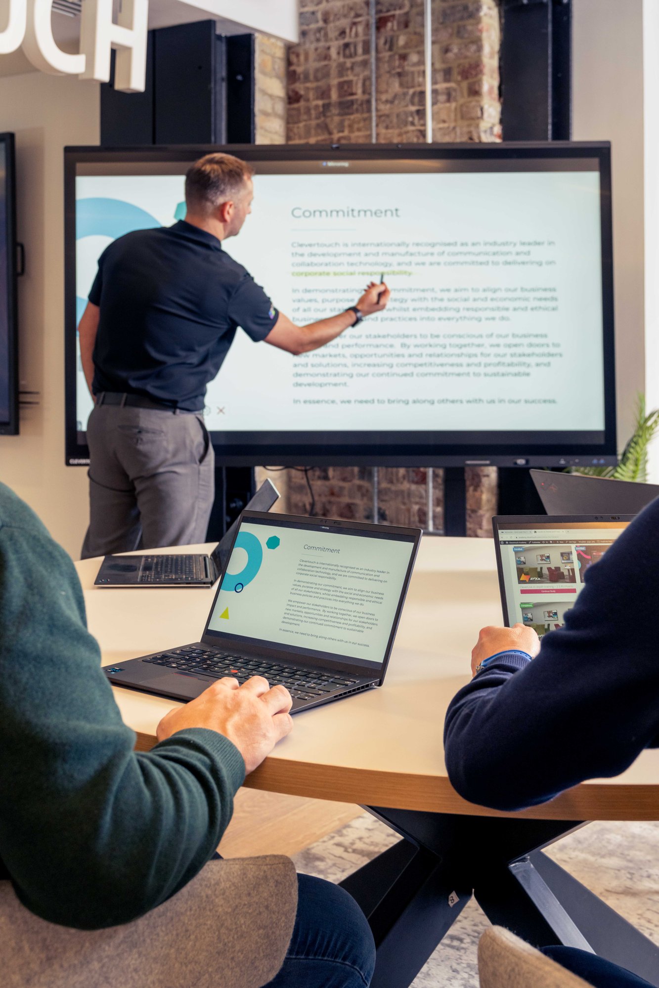 Clevertouch.Meeting.121 Clevertouch.Meeting.121